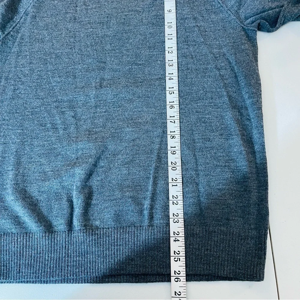 Banana Republic Crewneck Merino Wool Sweater Small Dark Gray Lightweight